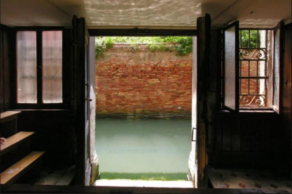 Walk On The Water ✧ 5 Minutes To Rialto Bridge Lägenhet Venedig Exteriör bild